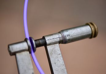 Kunci Jawaban Soal Aktivitas 1.3 Mencari Informasi tentang Mikrometer Sekrup, Materi IPA Kelas X Kurikulum Merdeka