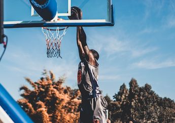 Tahapan Gerakan Lay-up Shoot dalam Permainan Bola Basket