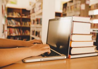 6 Aspek Literasi Digital Menurut David Bawden, Materi PPKn Kelas VIII Kurikulum Merdeka