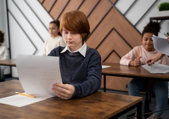 Jawab Soal Bahasa Indonesia Tabel 5.6 Analisis Struktur Teks Tanggapan, Kelas VII Kurikulum Merdeka, Bab 5
