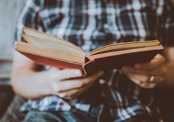Struktur dan Bahasa Gurindam, Materi Bahasa Indonesia Kelas XII Kurikulum Merdeka