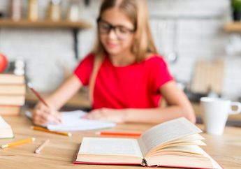 10 Contoh Kalimat Menggunakan Konfiks, Salah Satu Jenis Imbuhan