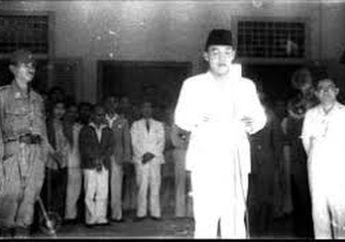 Teks Asli Proklamasi Kemerdekaan Republik Indonesia serta Proses Penulisan dan Pembacaannya