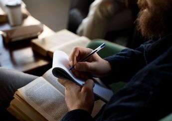 Kata-Kata Bermakna Denotasi dan Konotasi dalam Puisi 'Doa' Karya Chairil Anwar, Materi Bahasa Indonesia Kelas VIII