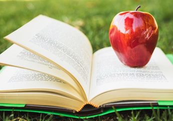 Contoh Teks Bahasa Inggris Mendeskripsikan Hobi, Materi Bahasa Inggris Kelas VII Kurikulum Merdeka