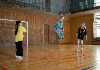 Teknik Lompat Tali (Skipping) serta Variasinya, Materi PJOK Kelas X