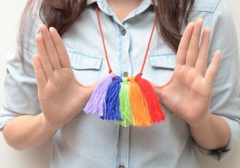 Kalung Tassel Warna-Warni yang Cantik