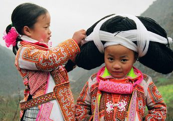 Uniknya Rambut Berbentuk Tanduk Ala Perempuan Suku Miao