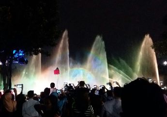 Melihat Air Mancur Menari di Monas
