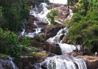 Uniknya Air Terjun 7 Tingkat di Anambas
