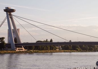 UFO Bridge, Jembatan dengan Piring Terbang di Slovakia