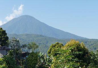 Setelah 54 Tahun Lamanya, Gunung Agung Kembali Aktif