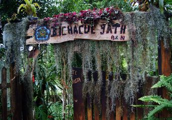 Taman Bernuansa Tokoh Dongeng di Kolombia