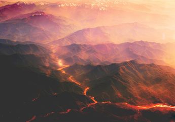 Apa yang Keluar dari Gunung Berapi saat Meletus?