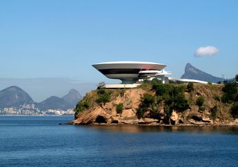 5 Bangunan Unik Mirip UFO