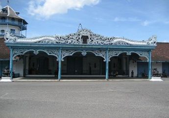 Mengunjungi Keraton Kasunanan Surakarta