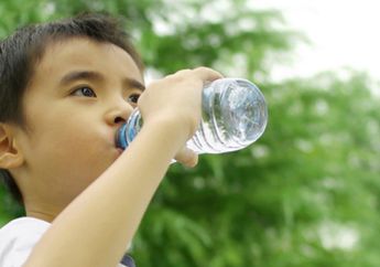 Alasan Kita Harus Minum Air Putih