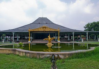 Mengunjungi Pura Mangkunegaran
