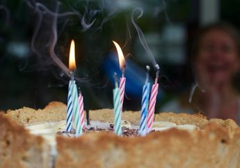 Kalau Sakit, Hindari Tiup Lilin Saat Berulang Tahun