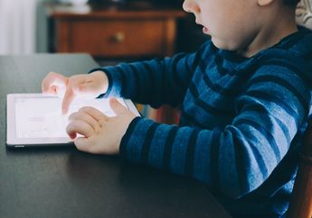 Meski Seru, Main Gadget Ada Batasnya, Seberapa Lama Kita Boleh Bermain Gadget dalam Sehari?