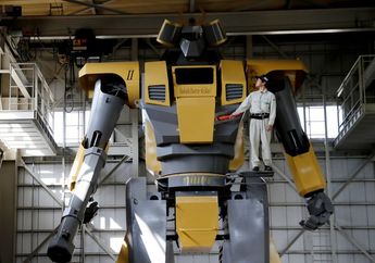 Insinyur Jepang Membuat Robot Raksasa Seberat 7 Ton Seperti di Anime Gundam