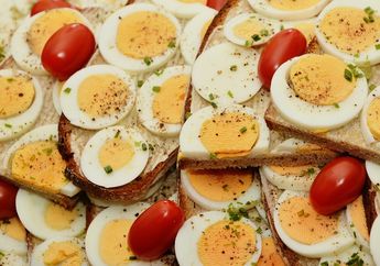 5 Makanan yang Bisa Membantu Mengatasi Rambut Rontok