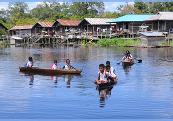 Anak-Anak Air di Sungai Kapuas