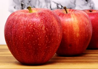 Amankah Makan Buah Apel yang Dilapisi Lilin?