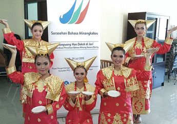 Menari di Atas Kaca, Lihat Keistimewaan Lain dari Tari Piring