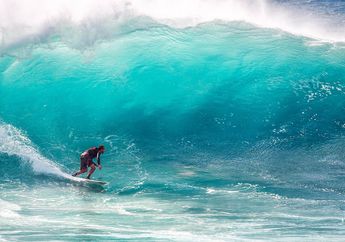 5 Fakta Seputar Surfing, Olahraga Air yang Menantang Adrenalin