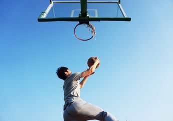 Benarkah Olahraga Basket Bisa Membuat Tinggi Badan Kita Bertambah?
