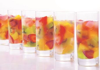 Buka Puasa dengan Fruit Jelly Puding yang Segar ini, yuk!