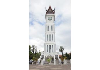 Kenapa Angka 4 di Jam Gadang Ditulis IIII dan Bukan IV? Kita Cari Tahu, Yuk!