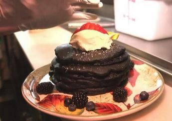 Ada Pancake Berwarna Hitam!