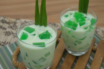 Buko pandan merupakan hidangan penutup khas Filipina.