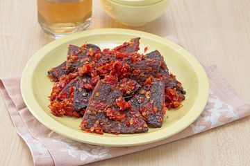 Bawa Cita Rasa Padang ke Rumah, Ini Dia Resep Dendeng Balado