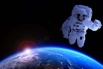 Mengapa Astronaut Dilarang Memakan Kacang?