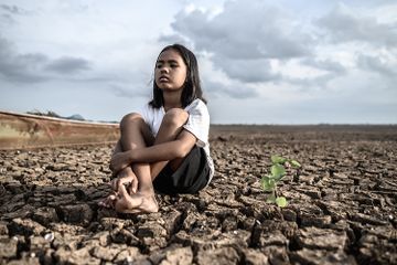 Iklim terjadi kerana perubahan cuaca yang terjadi dalam waktu yang lama.