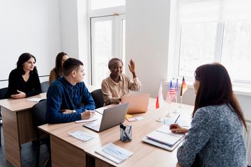 Kumpulan Soal dan Jawaban Materi Grammar Simple Present Tense