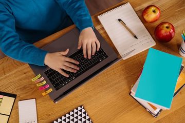 Kumpulan Soal dan Jawaban Materi Grammar Present Continuous Tense