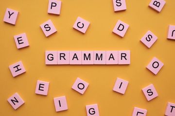 Ini penjelasan dan contoh penggunaan grammar to be.