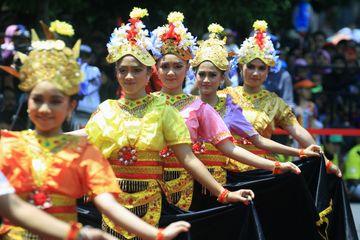 Macam Macam Pola Lantai Dalam Gerak Tari Daerah Dan Contohnya Semua Halaman Bobo