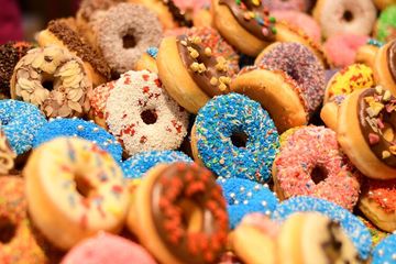 Donat sudah berumur 174 tahun di dunia.