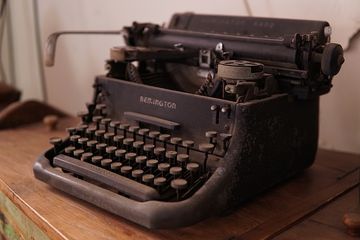 Tulisan yang berisi deskripsi membuat pembaca merasakan apa yang penulis rasakan.