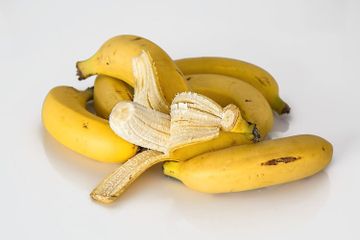 Pisang menjadi salah satu makanan yang dapat membuat kita bahagia.