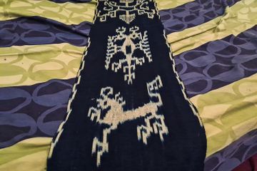 Ragam hias dengan motif fauna.
