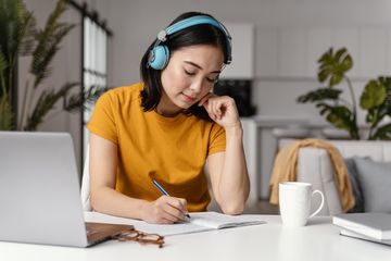Pengertian dan Perbedaan Transitive Verb dan Intransitive Verb
