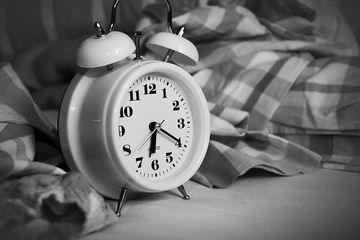 Dibandingkan dengan musik yang keras, musik alarm yang tenang jauh lebih disarankan, lo.