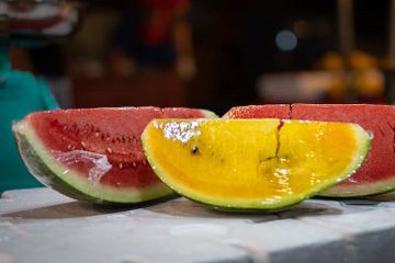 Mengapa Ada Semangka yang Berwarna Merah dan Ada Pula yang Kuning?