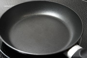 Mengapa Bahan Lain Tidak dapat Menempel di Permukaan Teflon?